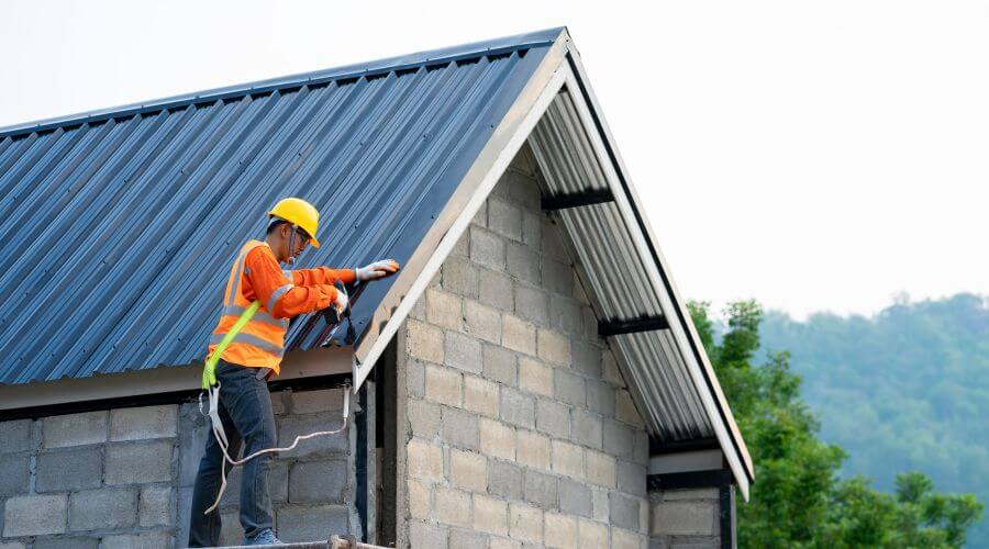 Professional gutter cleaning in Brunsville, IA